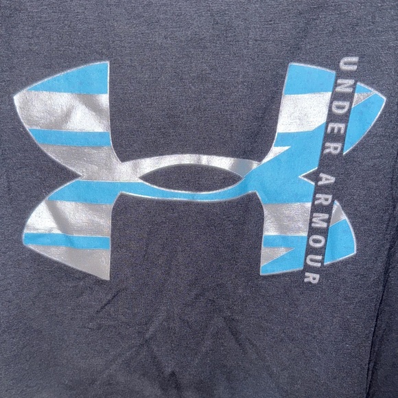 Under Armour Black Sleeveless Top with Patterned Blue Logo - Picture 3 of 9